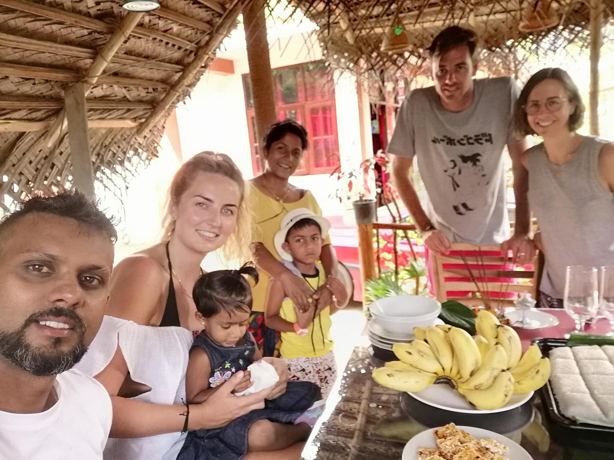 Mc Queen Homestay Ella Esterno foto